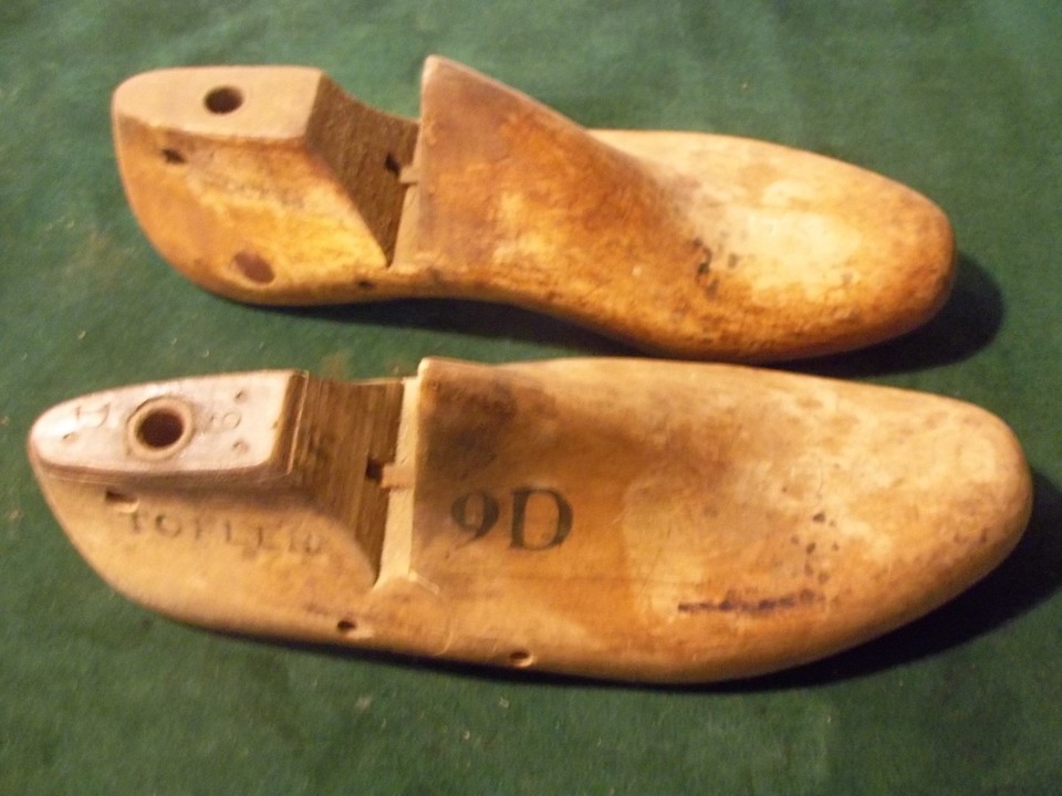 VINTAGE PAIR Wood Size 7-1/2 C 600 GEBL Co Shoe Factory Lasts #900