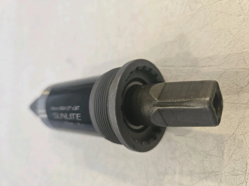 Soporte inferior Sunlite nuevo pero falta manga izquierda, Bsa, 68x127, listado como piezas Foto 2 de 3