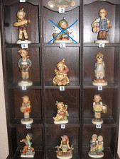 The Hummel figurines  -  11 verschiedene Figuren  / 30,00 euro per Figuren