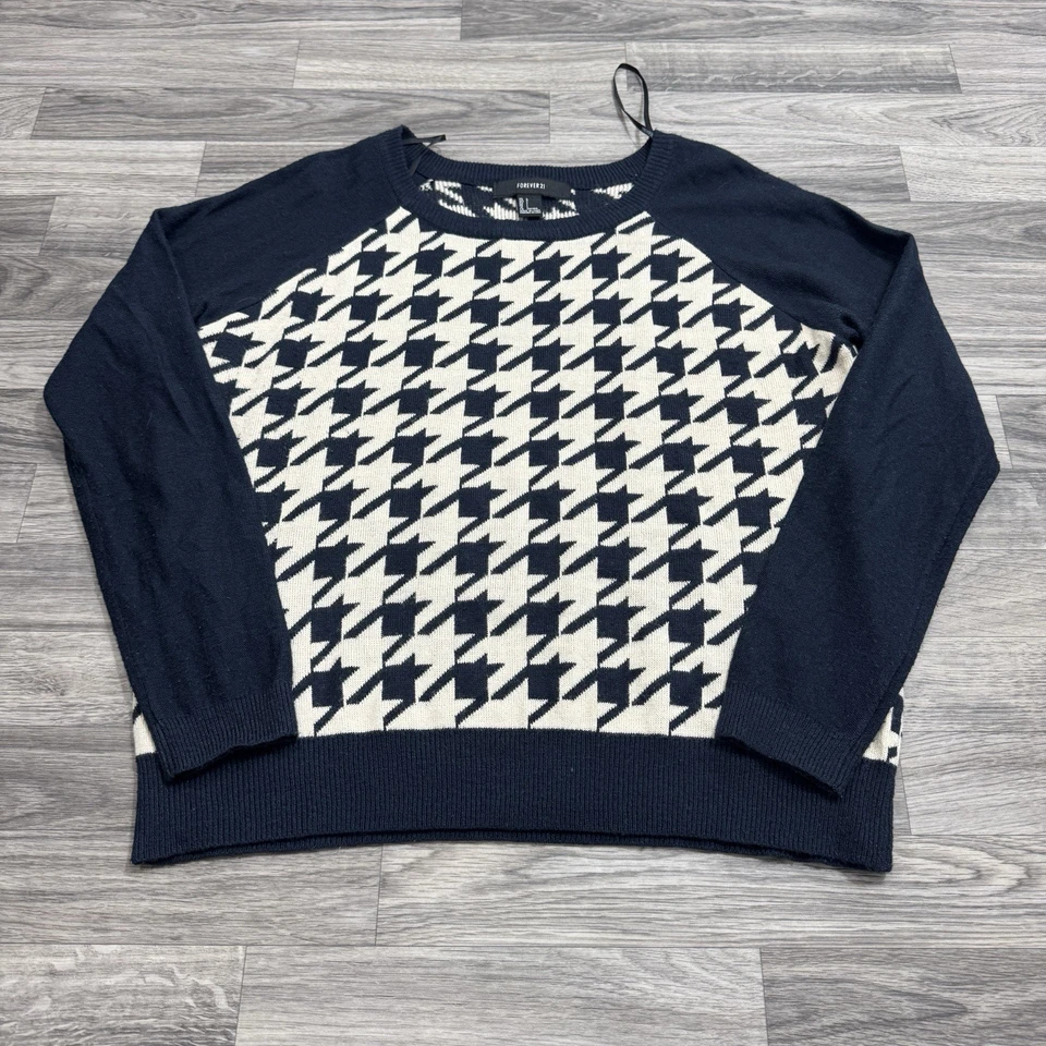 Forever 21 Sweater Women’s Large Navy Blue White Houndstooth Knit Pullover - Image 4 of 4