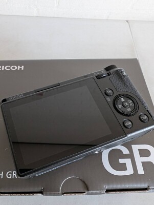 Ricoh GR IIIx Compact Digital Camera - Black (26.1mm f/2.8 Ricoh GR IIIx Compact Digital Camera - Black (26.1mm f/2.8