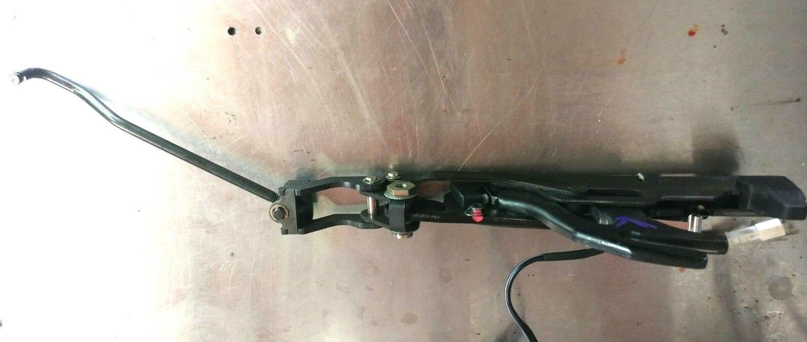FERRARI 360 SPIDER PARTS  LEFT  CAPOTE CONVERTIBLE TOP LATCH 66462400