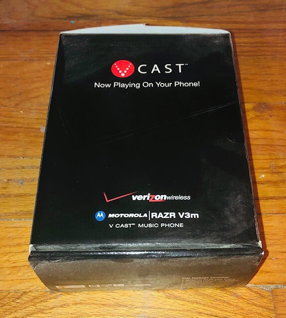 Motorola RAZR V3m Flip Phone Box Manual Accessories Vintage