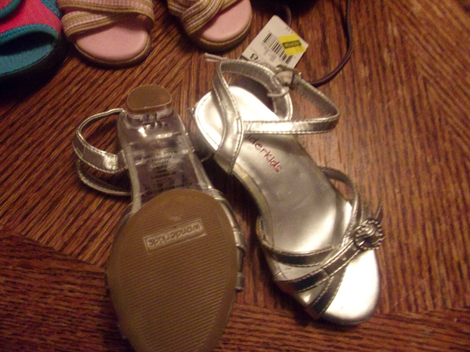 *TODDLER GIRL WONDERKIDS SANDALS SIZE 8 NWT 910 - Image 2 of 4