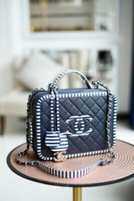 Chanel multicolor cc filigree vanity case in navy blue # 27