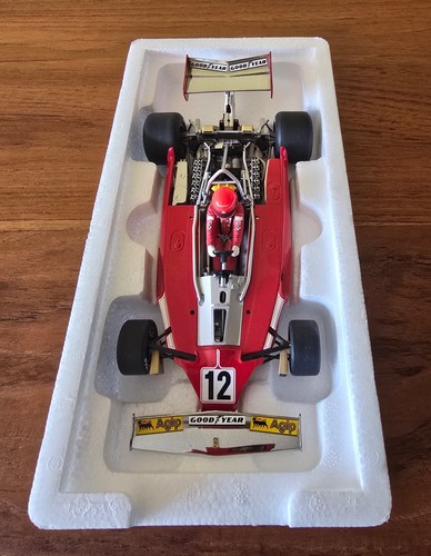 Minichamps 1:18 Niki Lauda Ferrari 312T 1975 F1 World Champion 181750012 - Picture 8 of 13