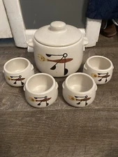 Vintage Mid Century WEST BEND USA Stoneware Bean Pot W/ 4 Matching Individuals