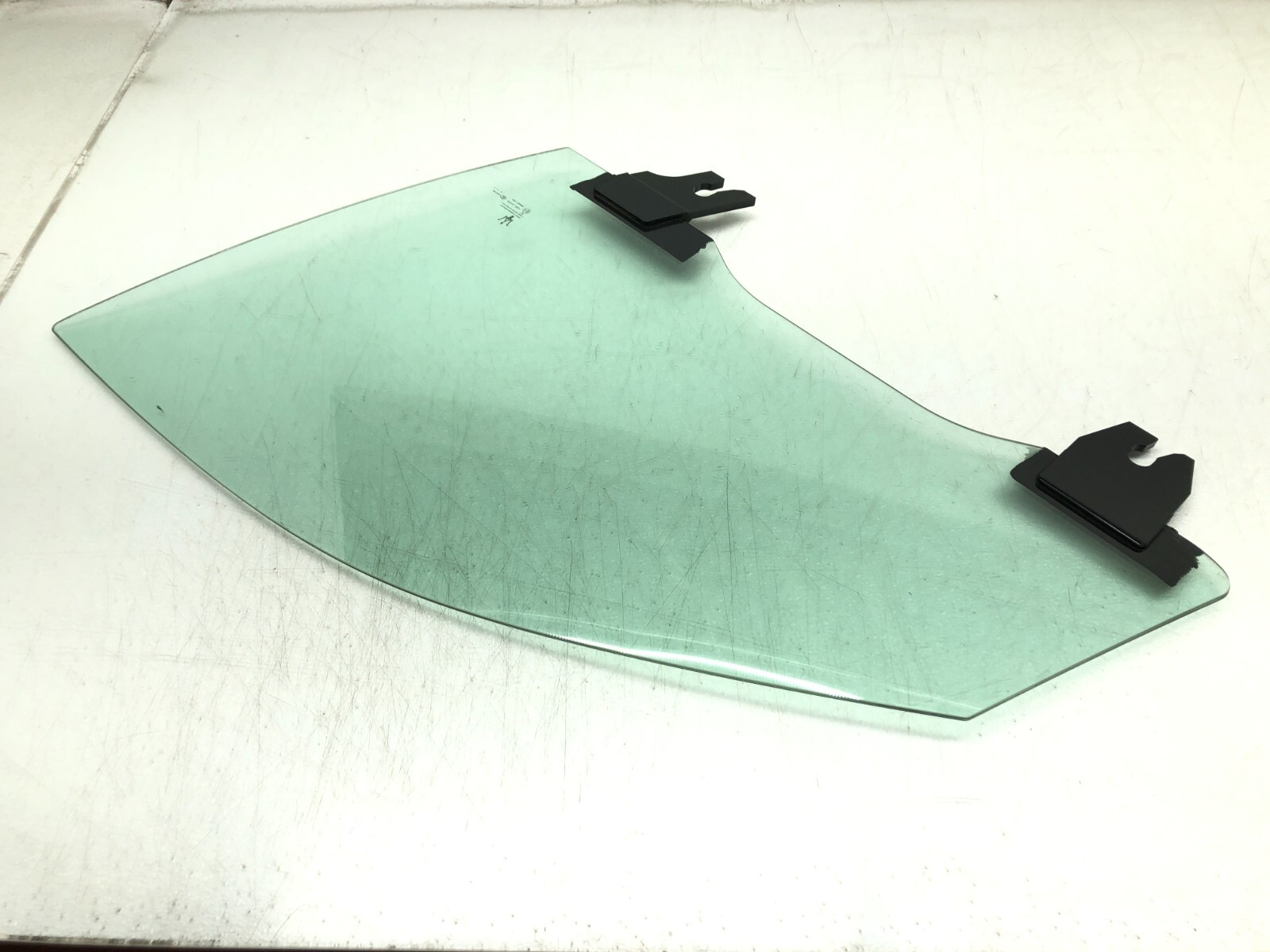 2017-2024 MASERATI LEVANTE LEFT DRIVER FRONT DOOR WINDOW GLASS OEM