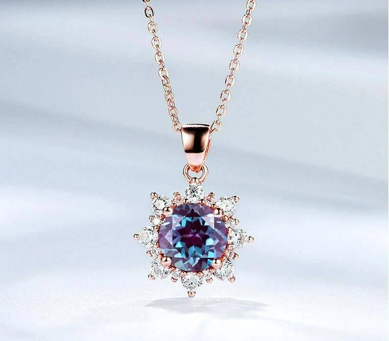 Collar redondo de alejandrita piedra de nacimiento de junio colgante de plata que cambia de color Foto 3 de 4