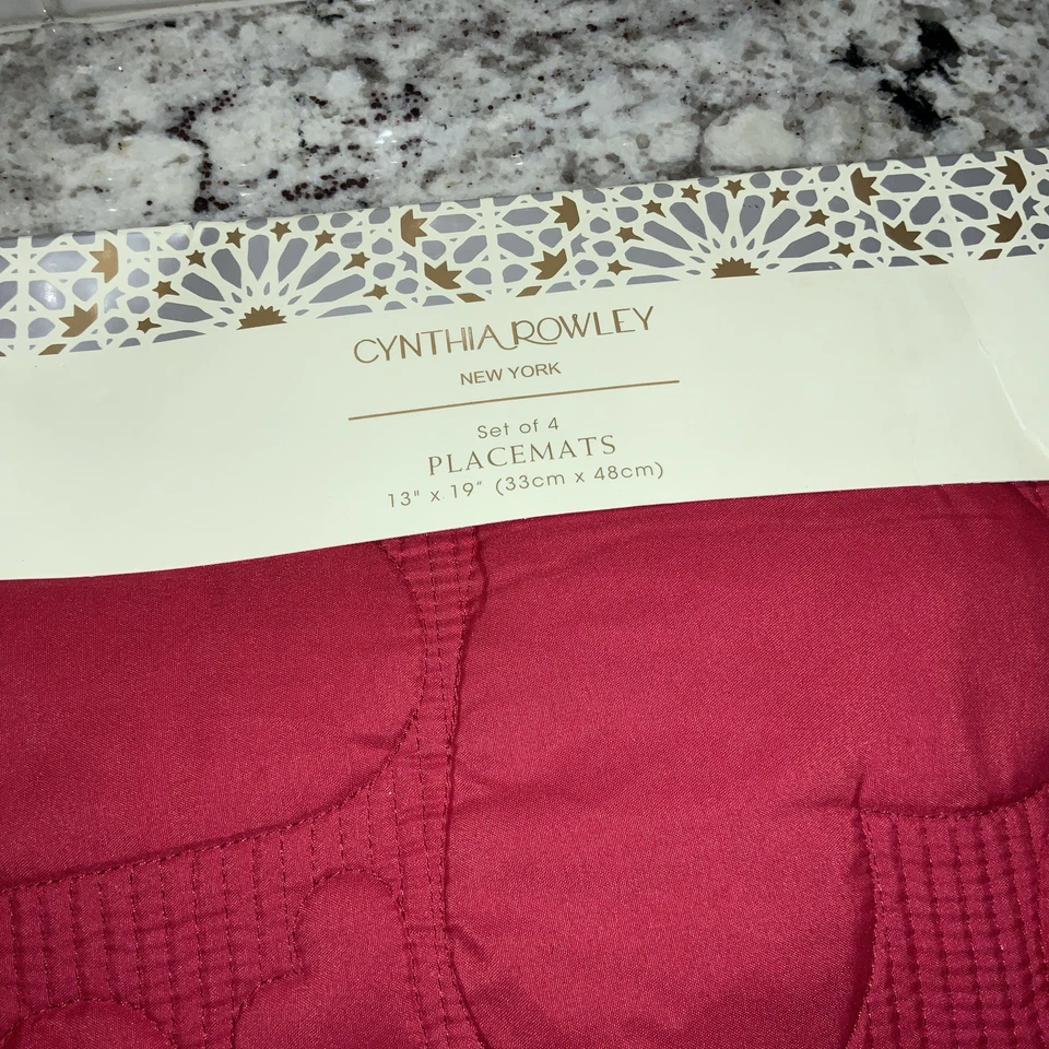 Cynthia Rowley NY Juego de 4 manteles individuales de corazón a cuadros de guinga roja del día de San Valentín Foto 3 de 4