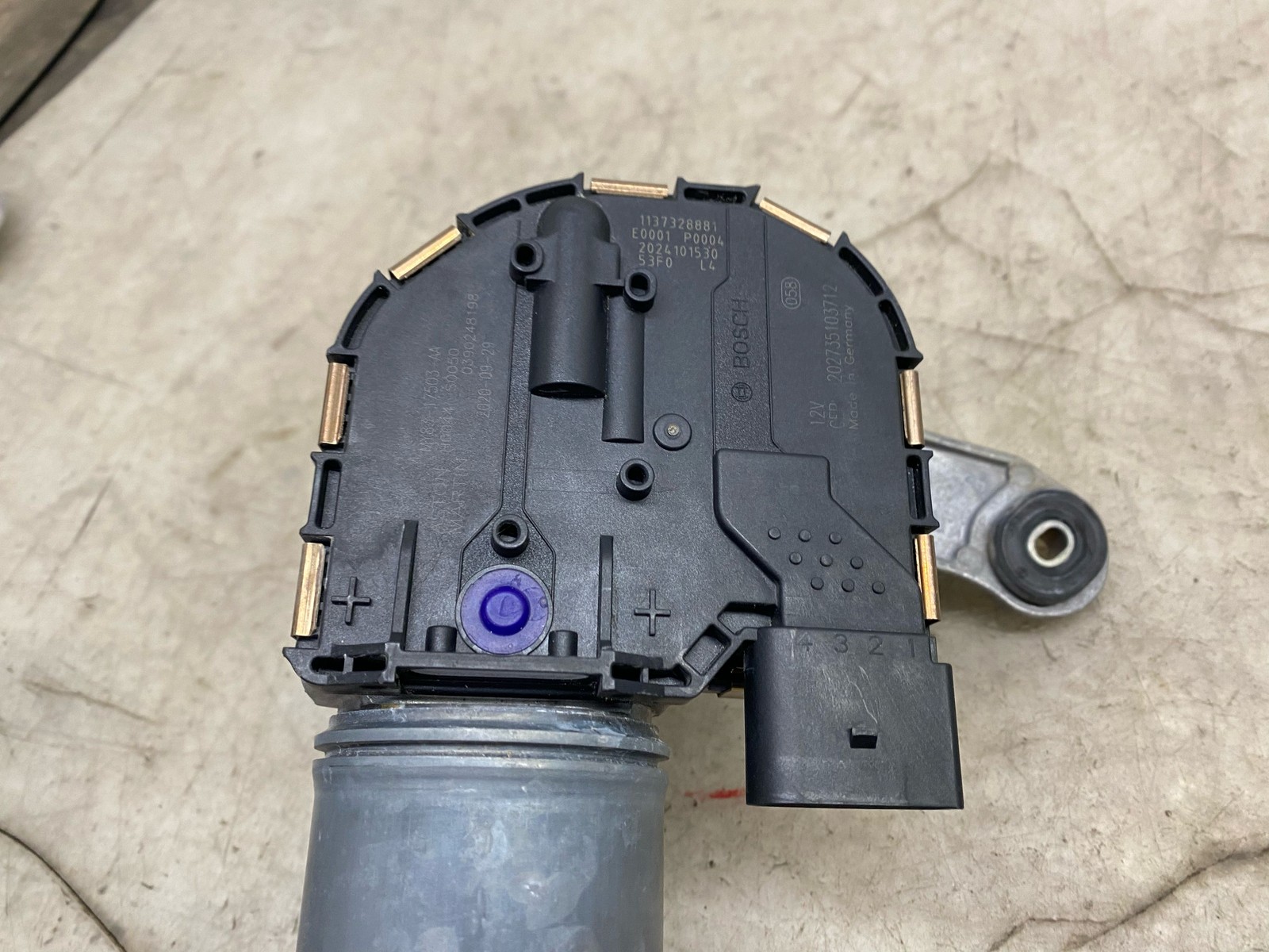 2020-2024 ASTON MARTIN DBX FRONT LEFT WINDSHIELD WIPER ARM MOTOR MY83-17503-AA