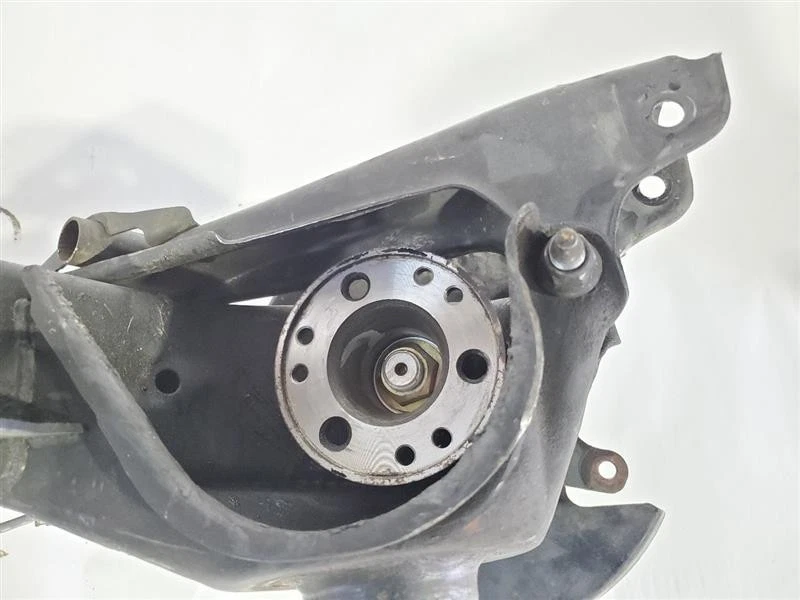 Nudillo de suspensión trasera usado se adapta a: Nissan 300zx 1985 sin turbo grado trasero C Foto 4 de 4