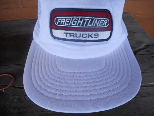 Freightliner Trucks Trucker Snapback Cap Hat Vintage Mesh White Red - Picture 3 of 12