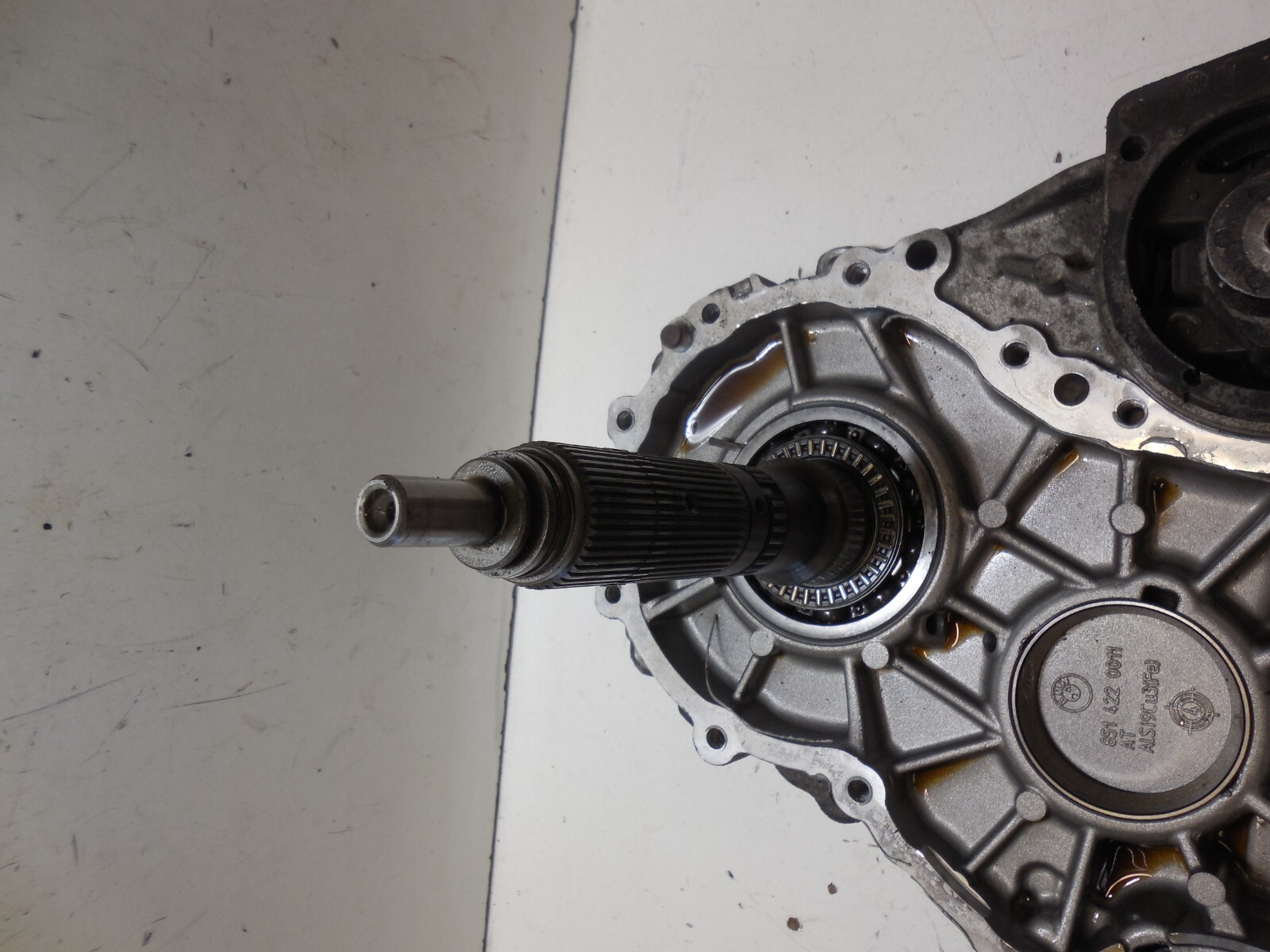 0607 BMW E60 E61 525xi 530xi AWD A/T Transfer Case Half For Parts