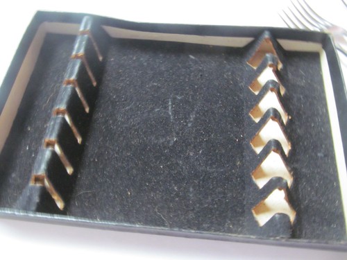 VIntage set of 6 fish forks Celluoid handles orig box - Picture 12 of 12