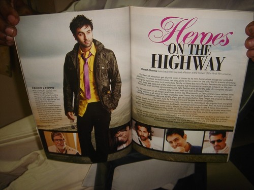 FILMFARE MAGAZINE 31 AUG 2011 - PAGES 146 DEEPIKA PADUKONE , AMITABH , SRK , ETC - Picture 5 of 10