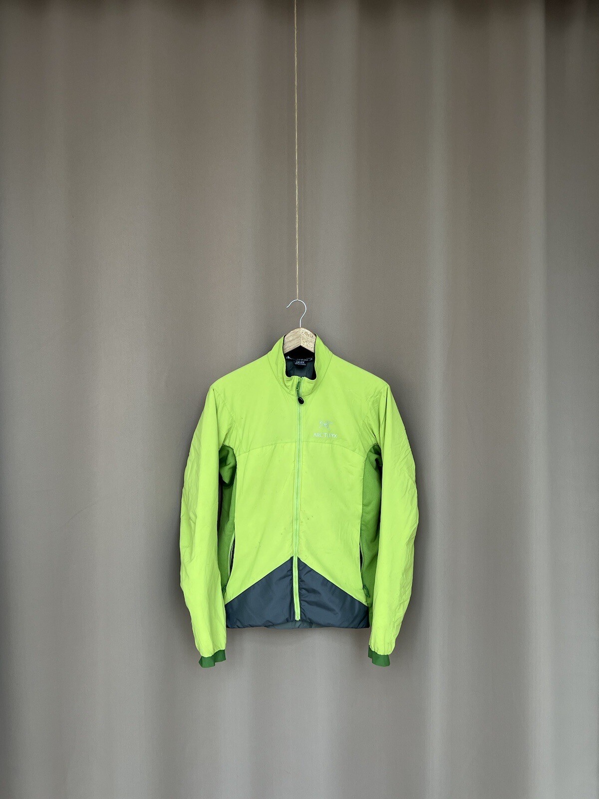 Arcteryx Atom LT Hoody Women’s Full Zip Jacket Size L Neon Green