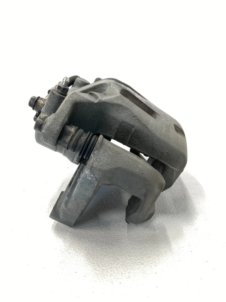 08-12 Infiniti EX35 Passenger Front Right Side Brake Caliper Assembly OEM - Imagem 3 de 4