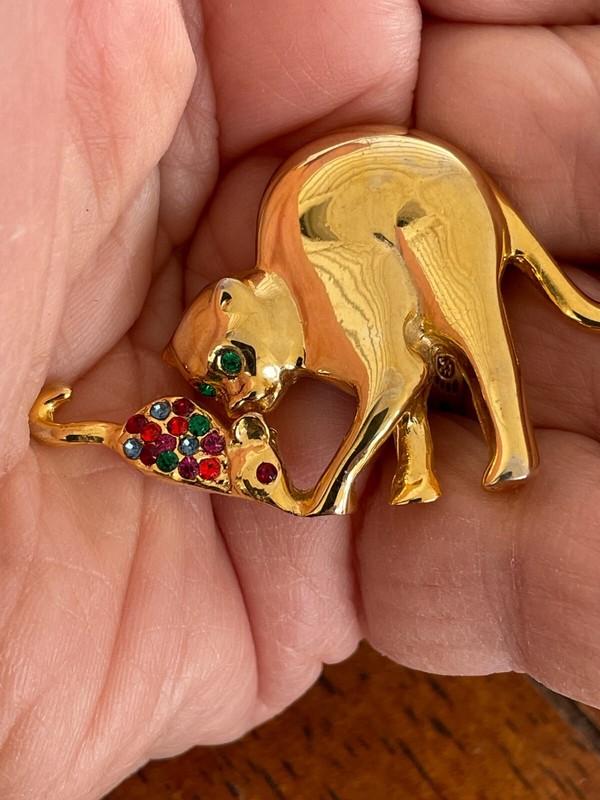 Cat and Mouse Pin