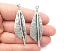 2 Leaf Dangle Forest Hammered Charms Antique Silver Plated jewelry Accessories