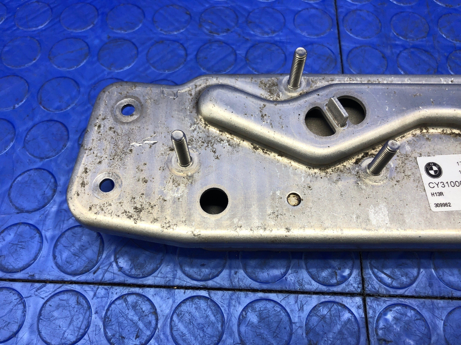 2014-2020 BMW I8 OEM TRANSMISSION OIL COOLER 17217640834
