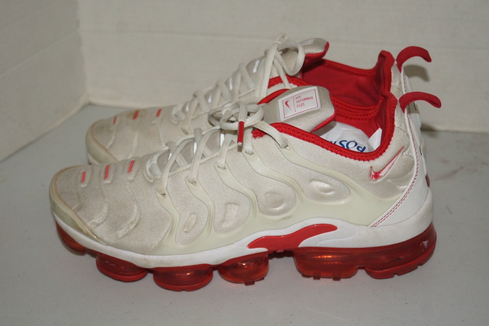 Nike Air Vapormax Plus Mens Size 9.5 White Red Running Sneakers Shoes thumbnail 13