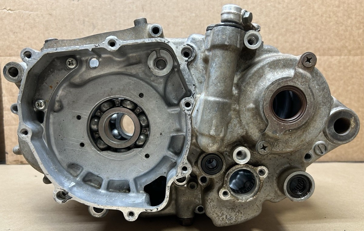 03-08 Suzuki LTZ400 Left Right Engine Cases Crankcase Crank Case 03-08 Suzuki LTZ400 Left Right Engine Cases Crankcase Crank Case