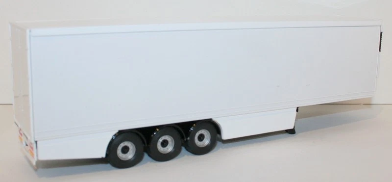Corgi 1/50 Scale CC19912 - Tri Axle Fridge Trailer with Skirts - White - Image 3 of 4