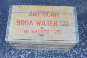 Vintage AMERICAN SODA WATER CO. Wood Crate Bottles Box Milwaukee WI HTF