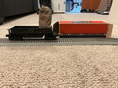 Lionel 3459 Automatic Dump Car with coal and box