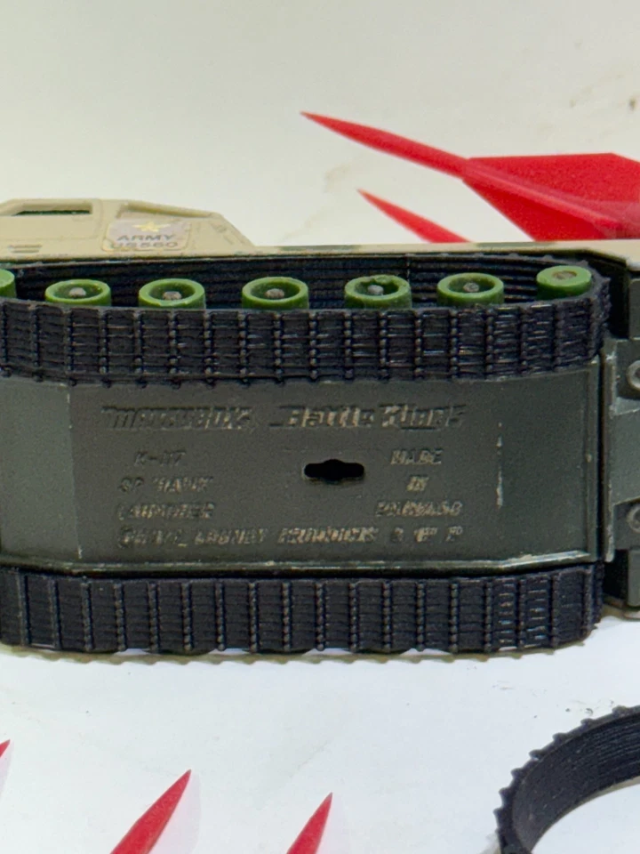 1 set of new tracks and 3 missiles  Matchbox Battle Kings K-117 SP Hawk Launcher - Image 4 of 4