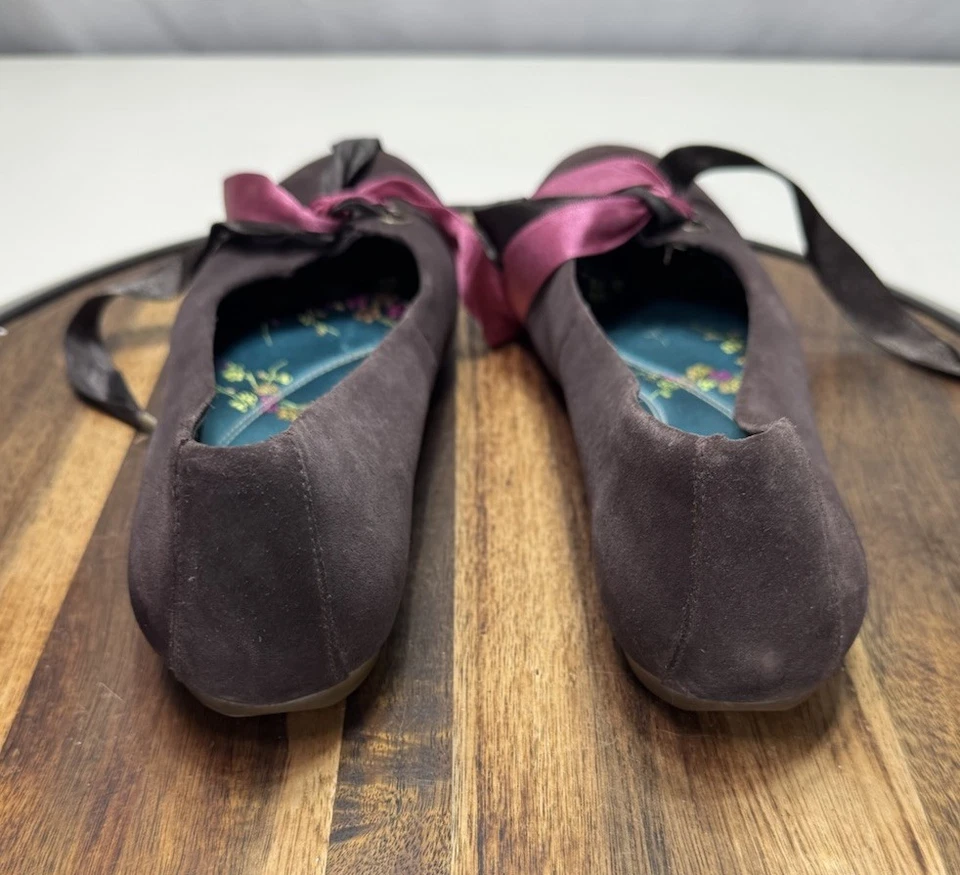 Sapato INDIGO by CLARKS TAMANHO 8 M Feminino Camurça Roxa Liso Fita Laço - Imagem 4 de 4