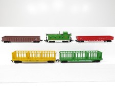 AHM HO Lot of 5 Freight Cars LN 10017