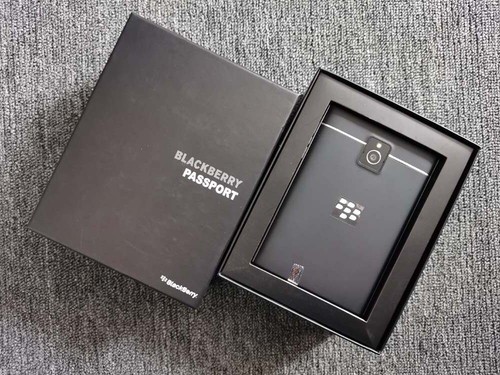 BlackBerry Passport Q30 (SQW100-1) 32GB 13MP Keyboard Fully working Cellphone - Afbeelding 5 van 14