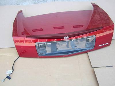 2004-2009 Cadillac XLR Rear Trunk Lid License Plate Light Panel 16530843 main image 0