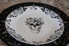 EATON FINE DINNING HALLOWEEN SKULL & ROSES W/GOLD TRIM DINNER PLATES - SET OF 4
