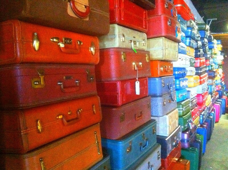 VINTAGE SUITCASE LUGGAGE LOT SAMSONITE TRUNK LEATHER OLD RET