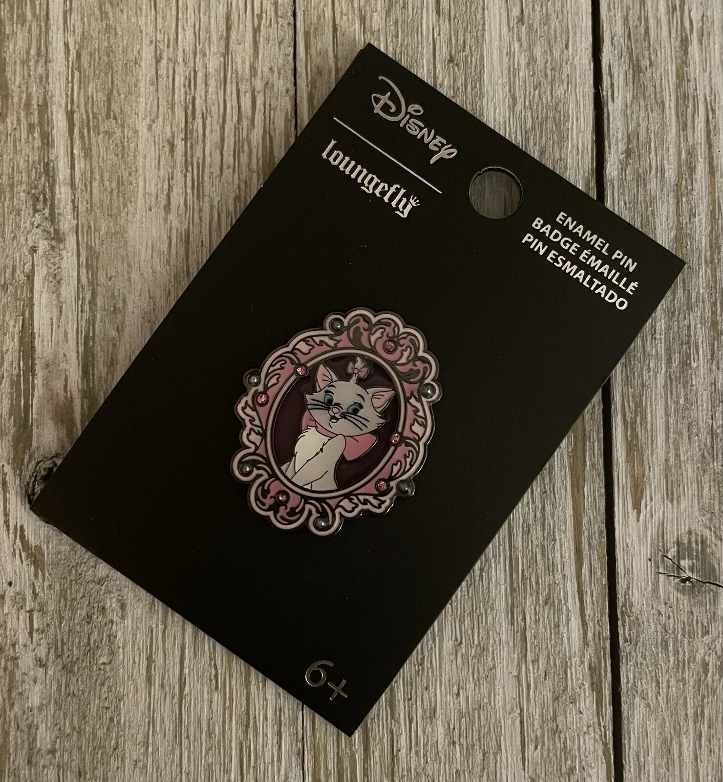 WOW! NEW ON CARD! Disney The Aristocats Brouche Marie Metal Enamel Pin!