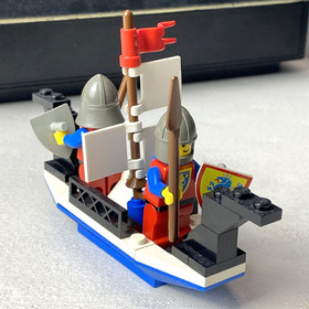 Lego Castle 6017 King's Oarsmen  Complete w/ 1 Broken Sail
