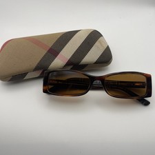 Burberry B 2055 Women  s Made in Italy Sunglasses W/ Case Excellent Condition