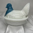 Vintage Westmoreland Milk Glass Hen On A Nest With Blue/ White Glass Dish