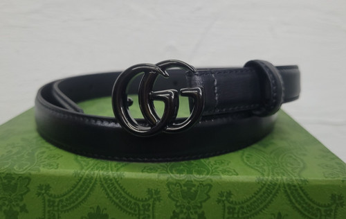 Gucci classic skinny GG belt - black leather and glossy black buckle - 32 size