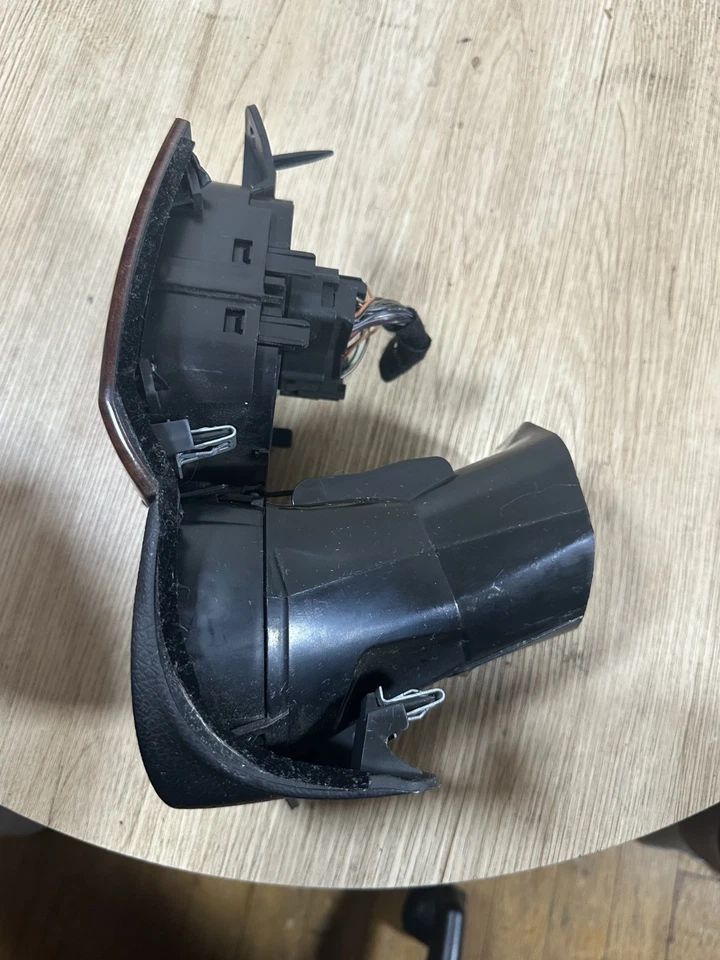 02-09 GMC Envoy OEM LH lado del conductor tablero ventilación bisel aire acondicionado calor con interruptor de faro Foto 2 de 4