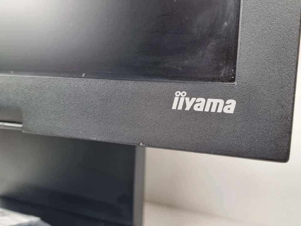 Vintage iiyama 19'' TFT LCD Black Monitor AS4821DT BK Film Set Prop Retro - Image 4 of 4
