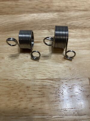 Knitting Finger Wear Spring Needle Thimble Guides Ring Yarn Knuckle Sewing Tool