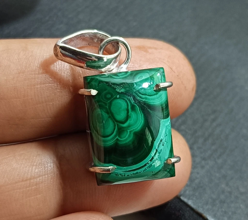 33.10Ct Natural Green Malachite Emerald Pendant In Solid Silver Gems For Jewelry - Image 4 of 4