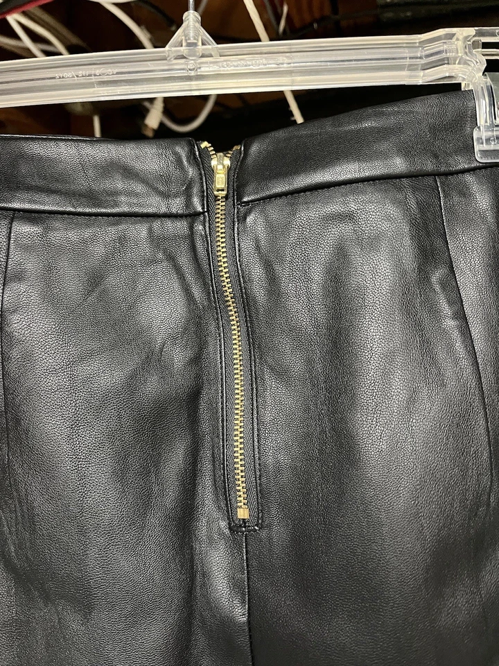 Falda lápiz Guess negra de imitación de cuero talla pequeña Foto 3 de 4