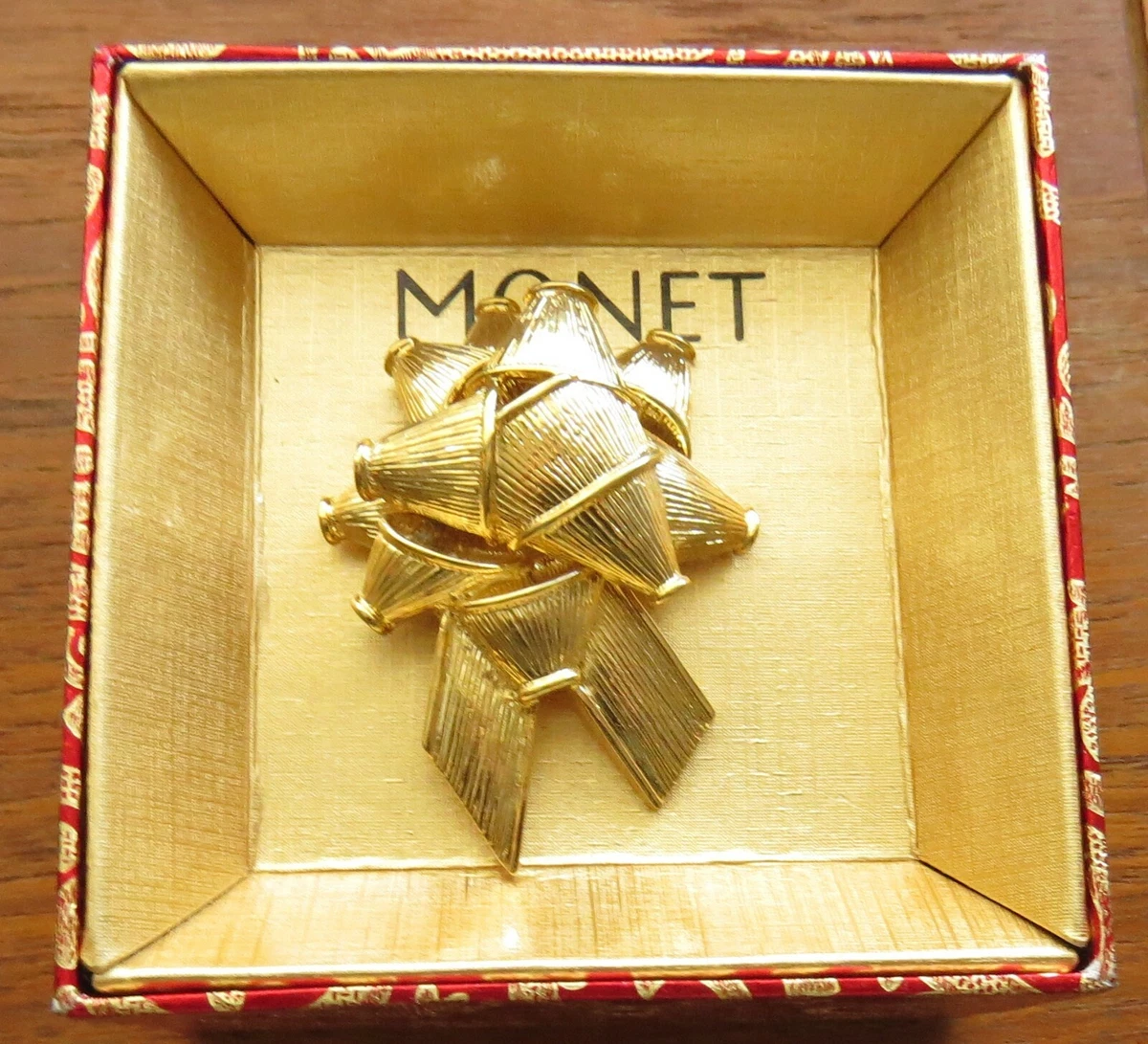 Monet Macy s Goldtone Gold Bow Pin New in Box eBay
