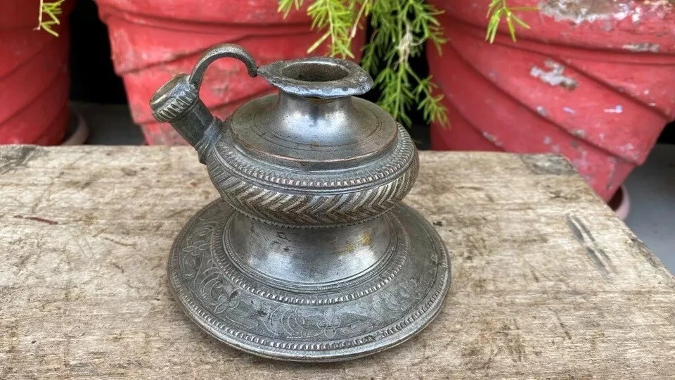 Antigua escultura de 1700 de latón grabada a mano placa de plata olla de cachimba mogol Foto 2 de 4