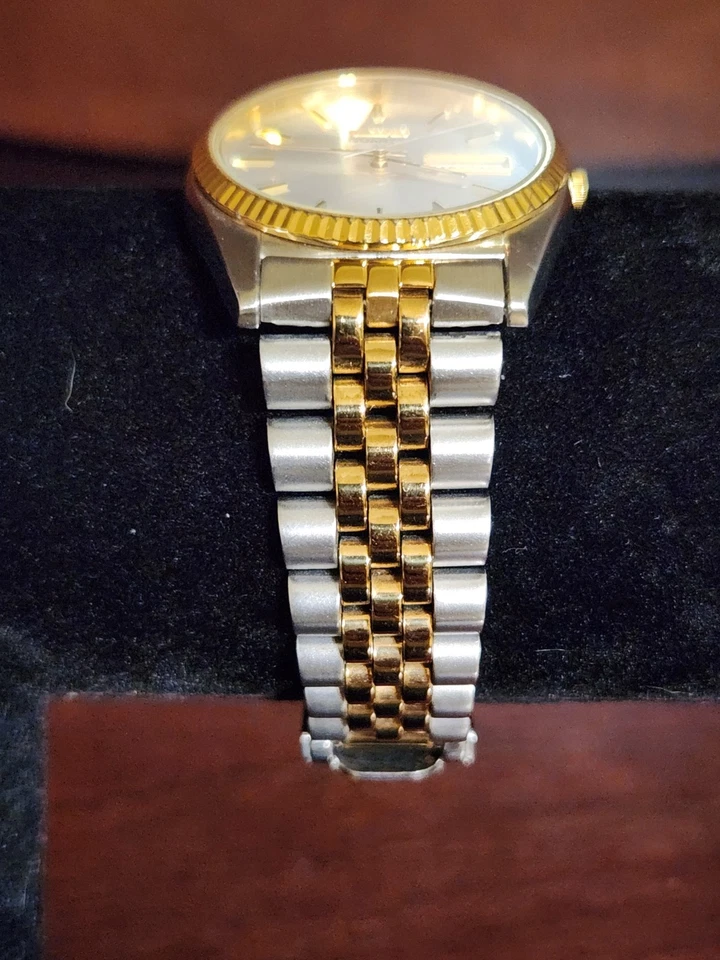 Reloj de cuarzo vintage Seiko para hombre 7N43-8111 fecha día jubileo dos tonos 35 mm 7" Foto 2 de 4